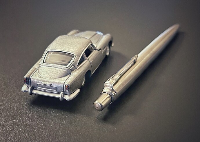 Aston Martin DB5 x Parker Jotter Flighter 02