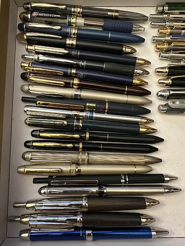 multipens_close_left