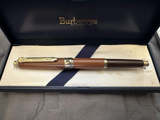 Burberrys Leather Trim Kerry