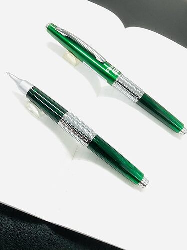 Pentel Kerry P1035-TDKS "Retro Green"