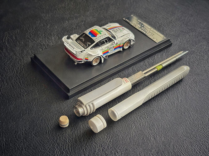 RWB Porsche 993 ‘Apple Computer’ #89 (935 K3 1980) x Zebra Sharbo TX-2 (1988) 03