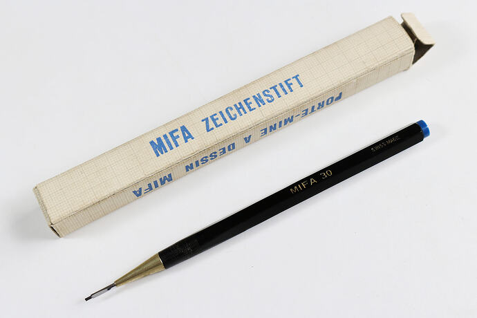 mifa_30_flat_lead_pencil_early_model_02