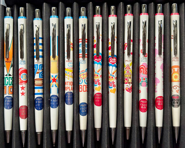 Pilot Showa Retro Graphics 01