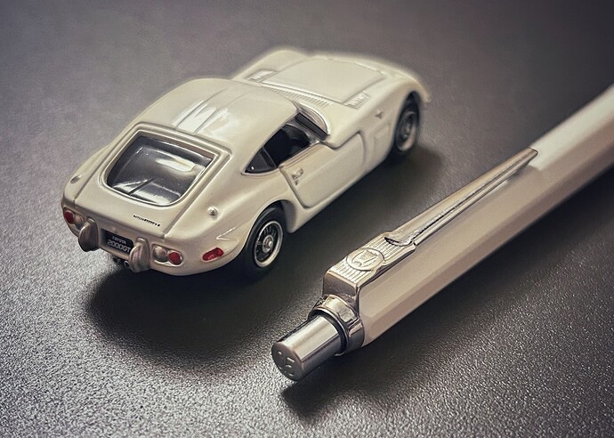 Toyota 2000GT x Ballograf Epoca 02