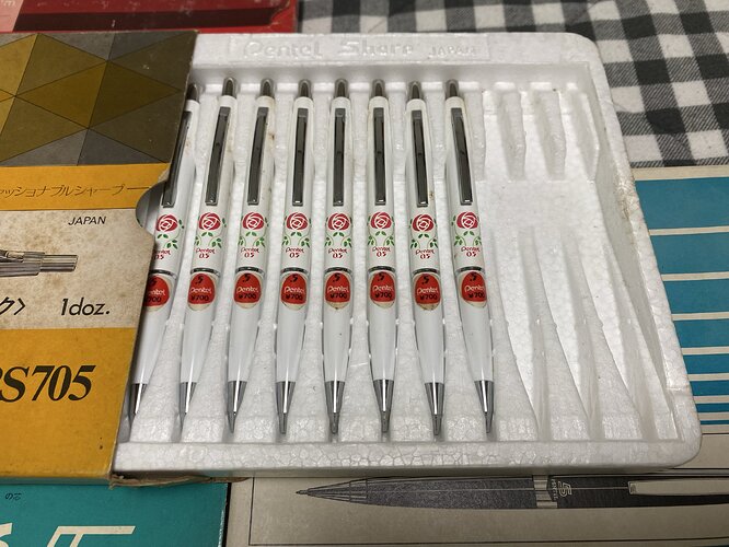 Pentel PS705 (04) 01